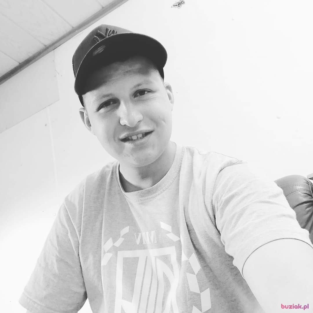 Seweryn, Male, 27, Chicago Illinois, USA: 1