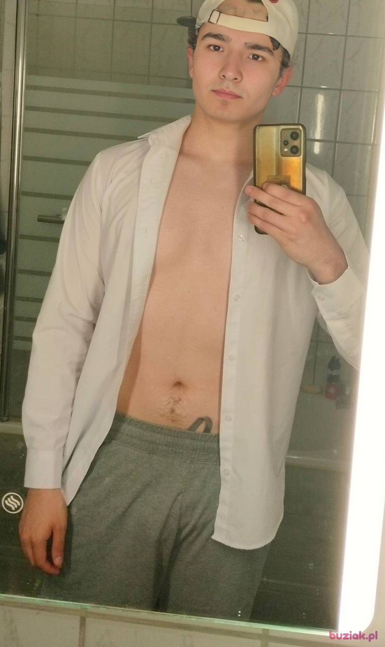 Krzysiek, Male, 20, Jelcz-Laskowice, Polska: 1