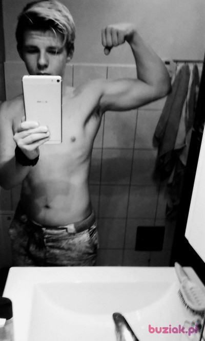 Sebastian , Male, 23, Strumień, Polska: 1
