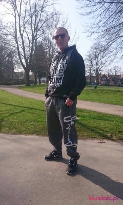 Grzesiek02, Male, 32, Wielka Brytania: 1