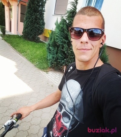 Jarek, Male, 34, Szwecja: 1