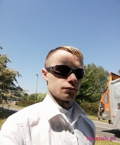 Krystian , Male, 32, Witney, Wielka Brytania: 1