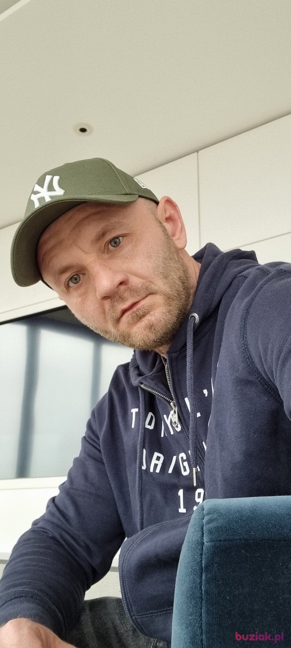 Pawel, Male, 43, Westminster, Wielka Brytania: 1