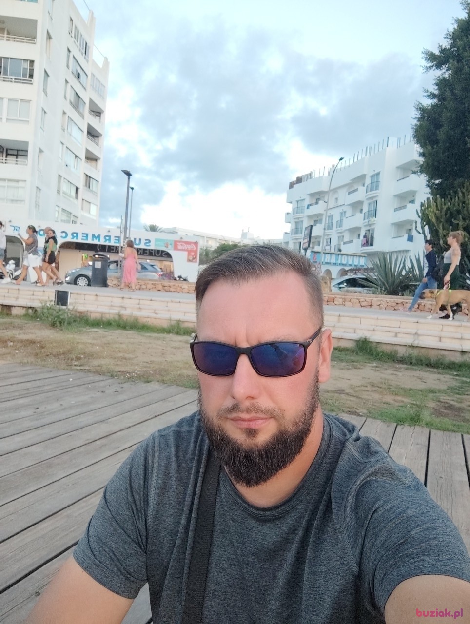 Shemmy, Male, 44, Wielka Brytania: 1
