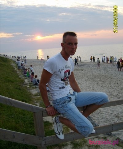 Konrad8325, Male, 42, Tomaszów Mazowiecki, Polska: 1