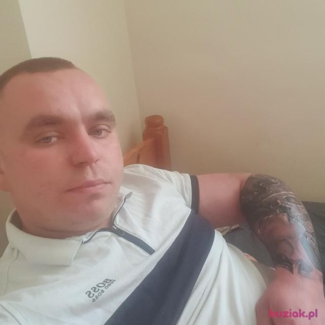 Lukasz, Mężczyzna, 33, Addlestone, Wielka Brytania: 1