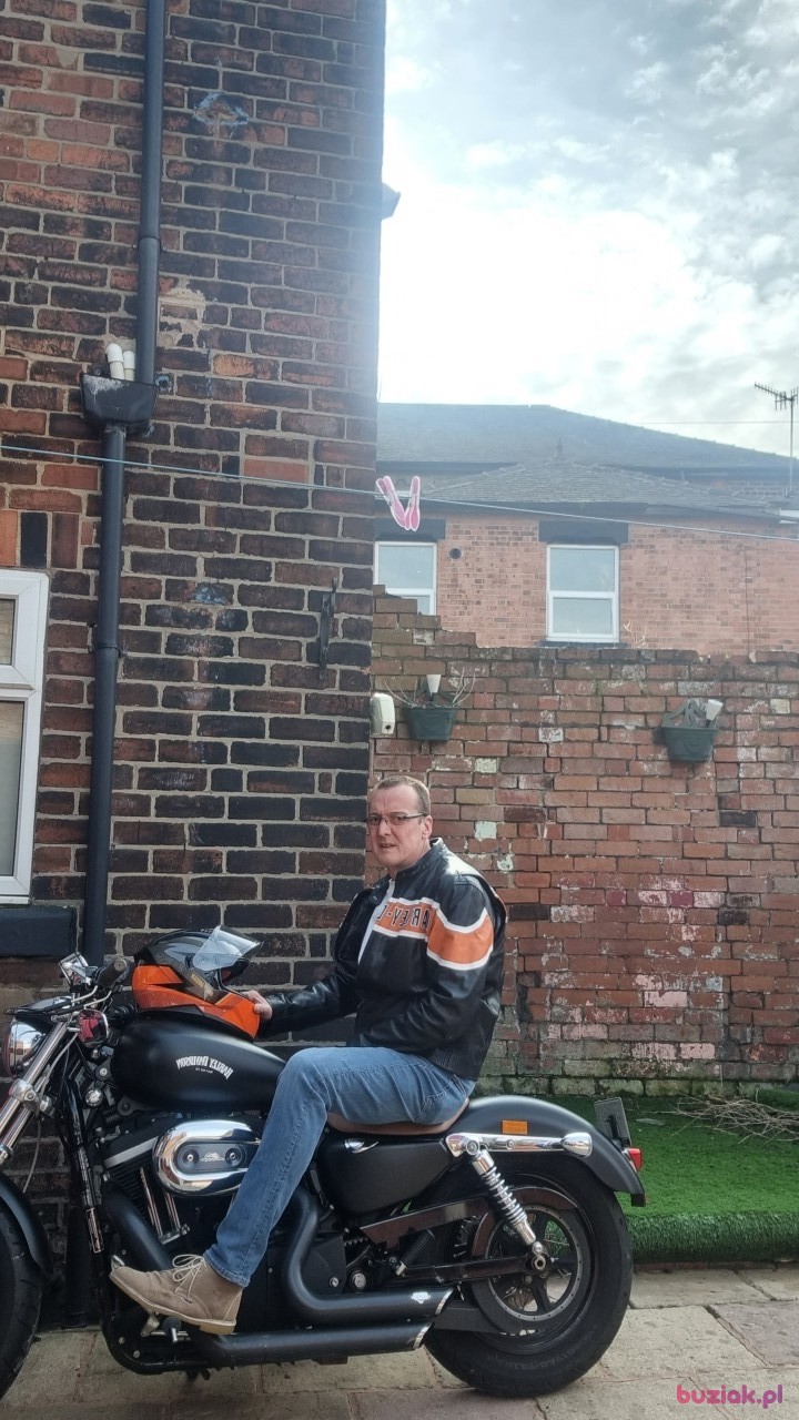 Robby, Male, 56, Rotherham, Wielka Brytania: 1