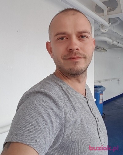 Robert, Mężczyzna, 42, Wielka Brytania: 1